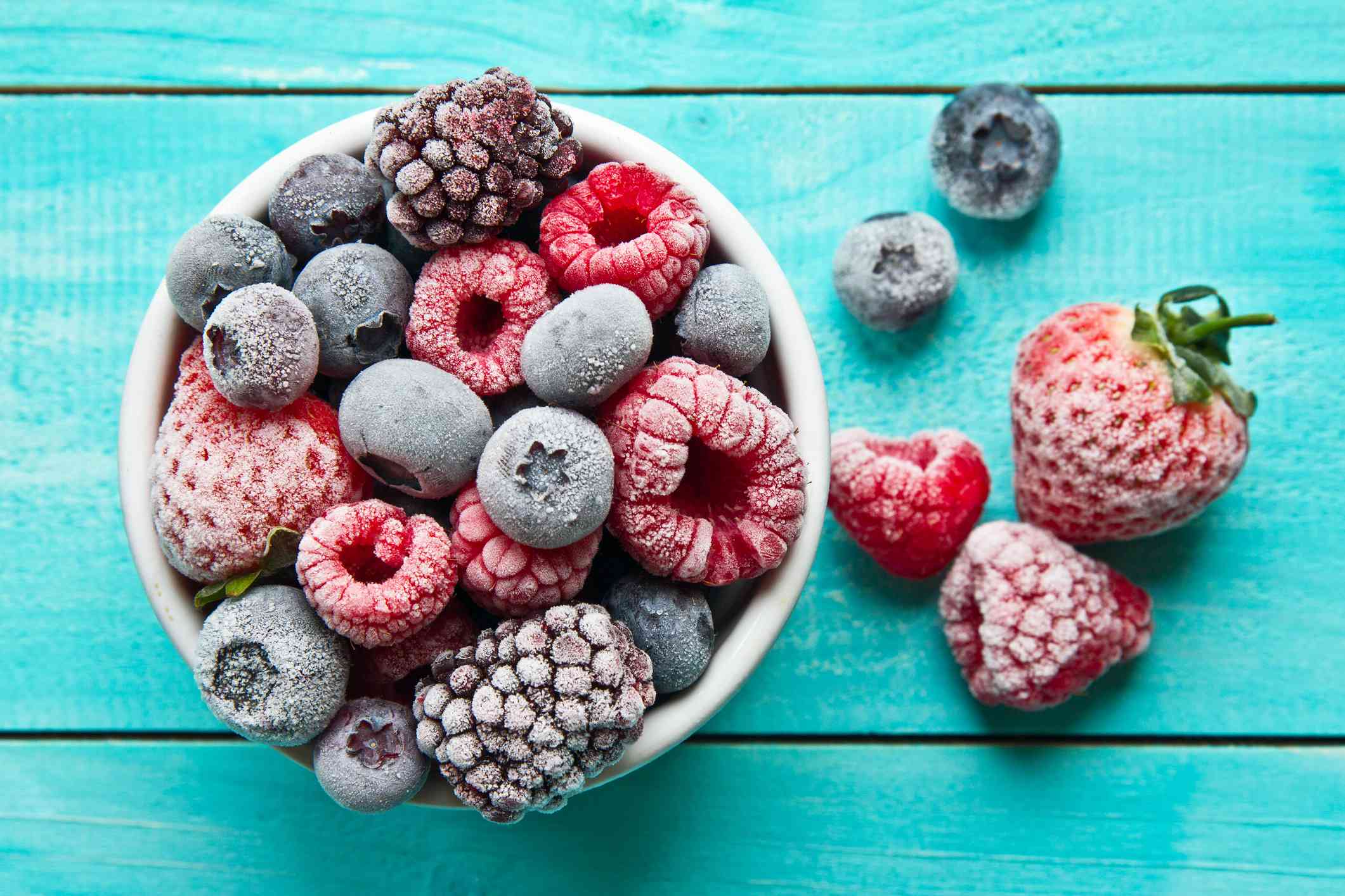 Contemporary vs. Frozen Fruit: Which Is Greatest?